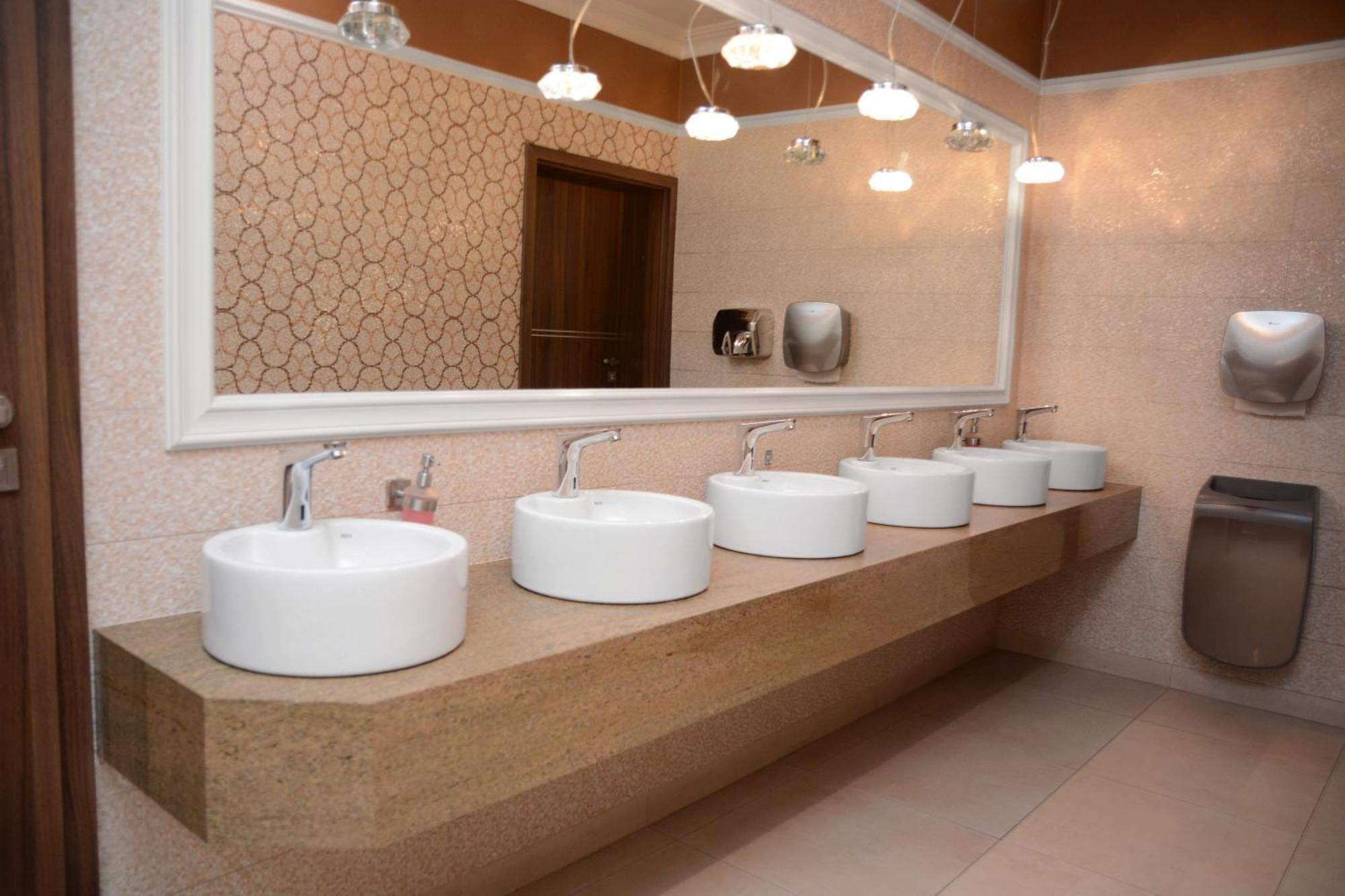Hotel Swietokrzyski Dwor Нова Свупья Екстер'єр фото
